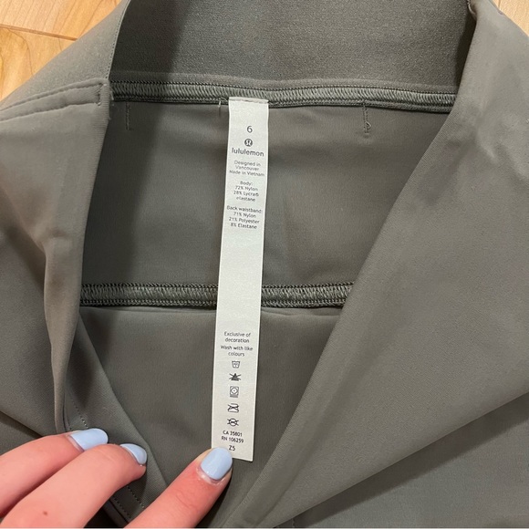 Light green lululemon leggins - Picture 4 of 6